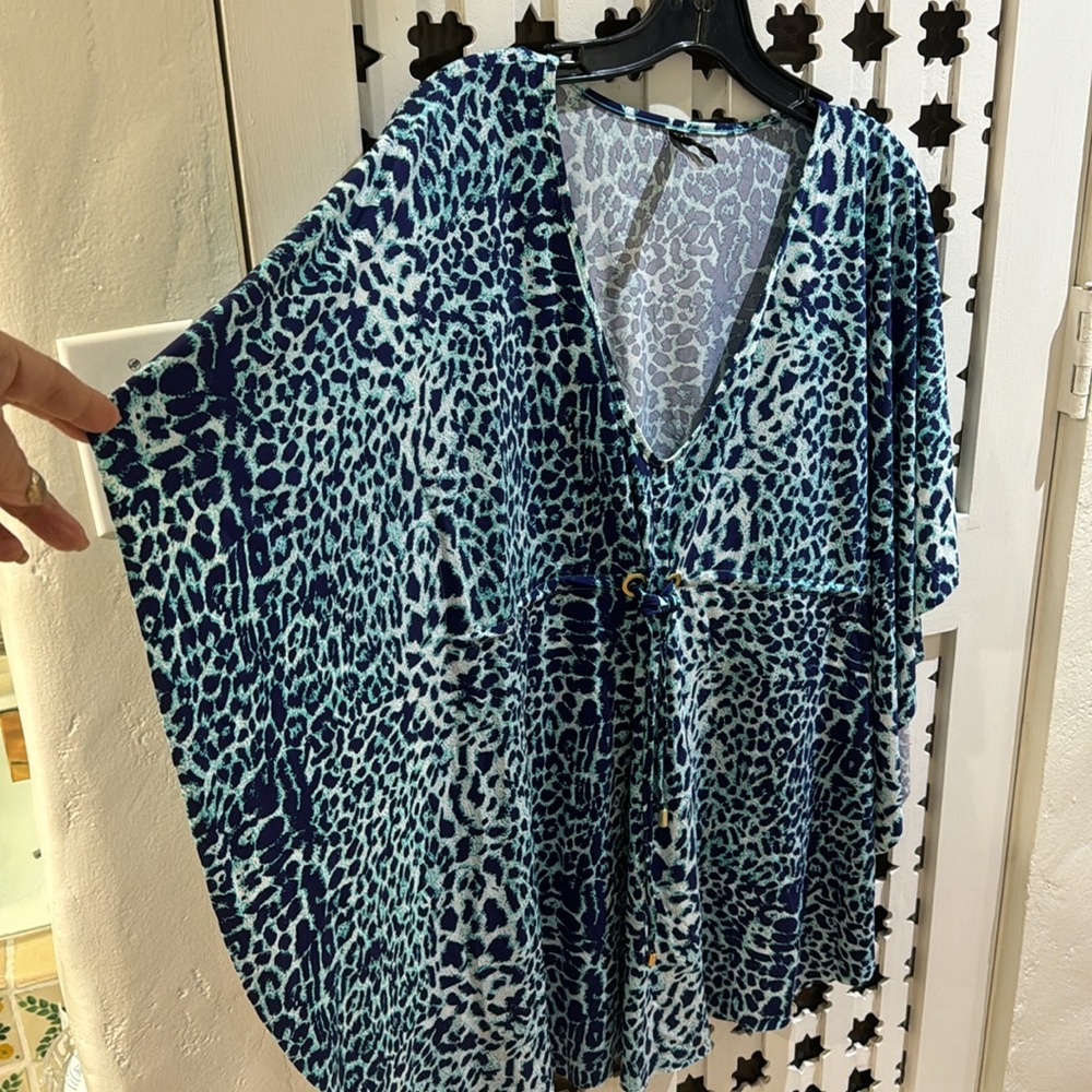 VIX pool coverup size medium - Picture 4 of 7